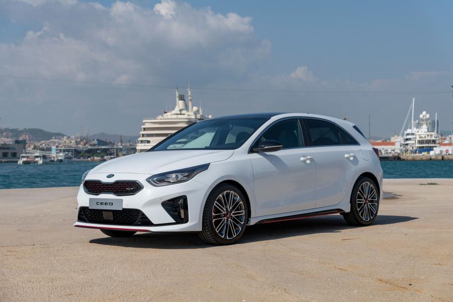  Kia Ceed GT 2018 года  (WW) (фото 1 из 51)